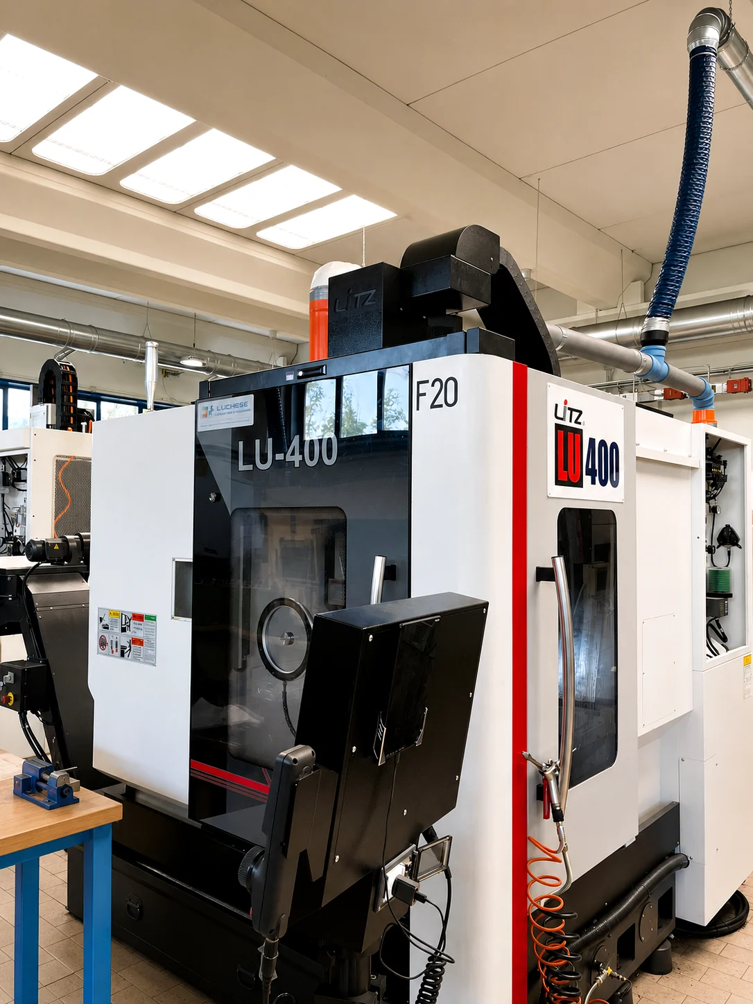 Centro di lavoro Litz LU-400 nel reparto L.M.A. S.r.l.